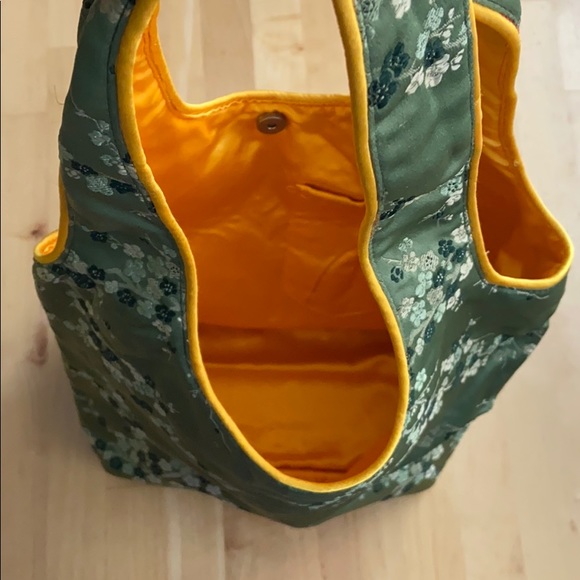 Handbag - Picture 3 of 5